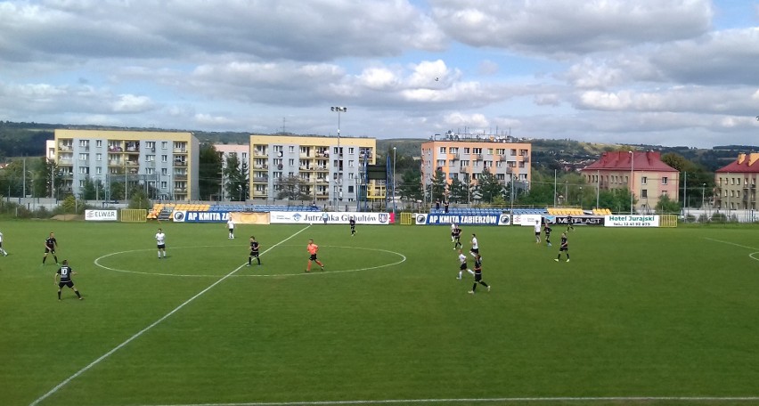 Jutrzenka Giebułtów - Stal Kraśnik. Pierwsza zdobycz w Zabierzowie