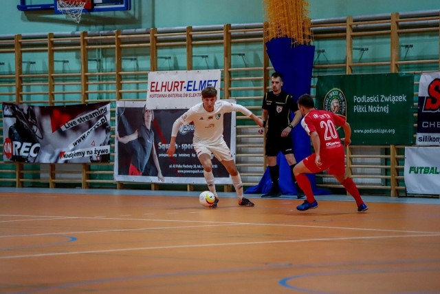 Futsaliści Futbalo Białystok (na biało) umocnili się w czołówce I ligi