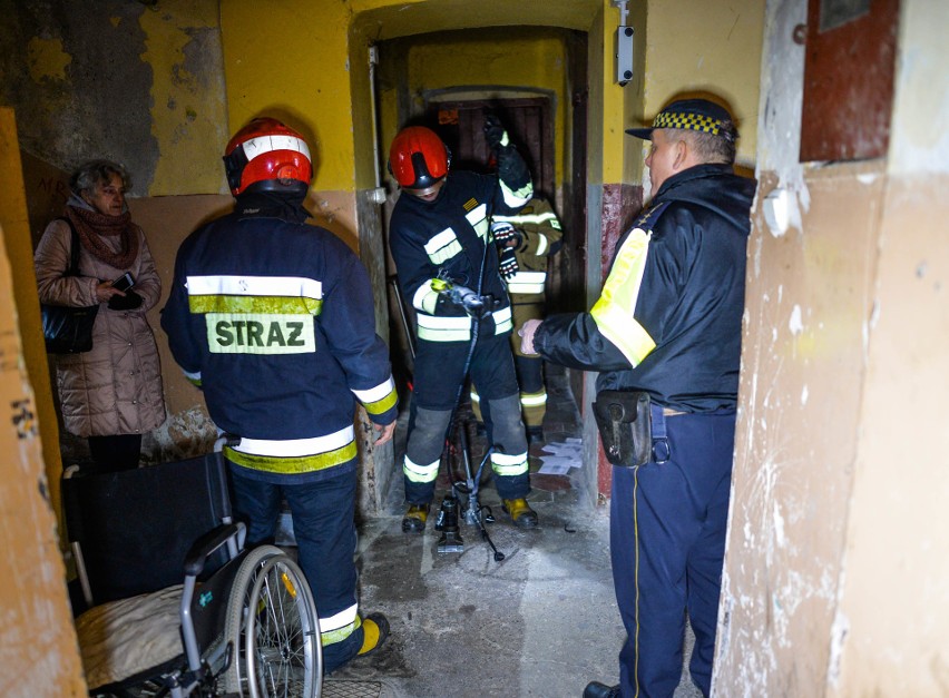 Mieszkaniec jednej z kamienic przy ul. Słowackiego w...