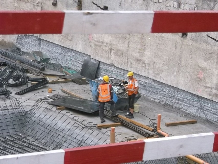 Wrocławski Hilton ma już fundamenty. Teraz będzie rósł (ZDJĘCIA)