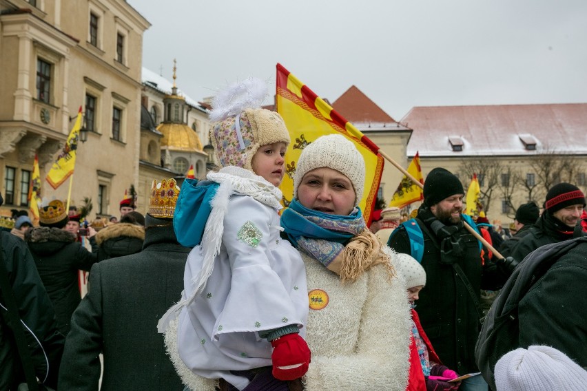 Orszak Trzech Króli w Krakowie [ZDJĘCIA DZIECI, WIDEO]