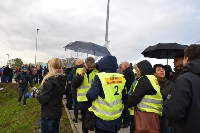 Lotnisko chce mieć nowy pas, mieszkańcy protestują [WIDEO]