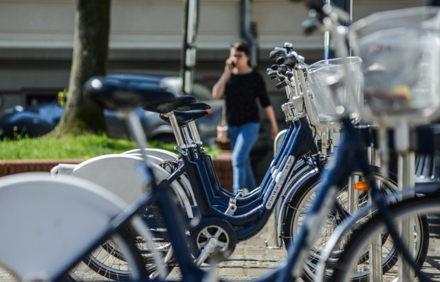 Centrum Integracji Społecznej im. Jacka Kuronia 15 rowerów otrzymało, 45 jednośladów trafiło do Bydgoskiego Zespołu Placówek Opiekuńczo-Wychowawczych, a 12 rowerów do wydziału zarządzania kryzysowego bydgoskiego ratusza. Stop Agresji Drogowej. Odcinek 5