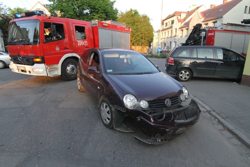 Wypadek w Leśnicy na skrzyżowaniu Dolnobrzeskiej, Wolskiej i...