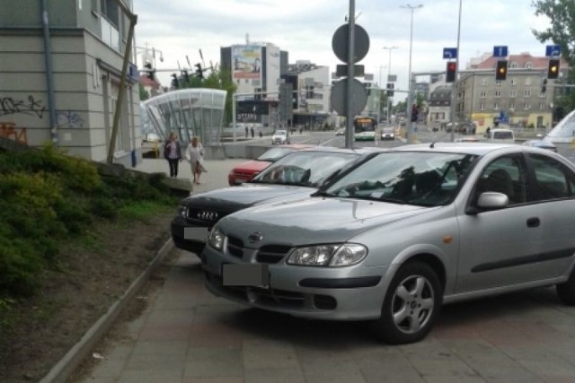 Płatne parkowanie nie zwalnia z obowiązku przestrzegania Prawa o Ruchu Drogowym