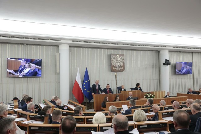 Jeśli Senat zaproponuje poprawki do budżetu, ustawa wróci do Sejmu. W przypadku, gdy Senat nie zgłosi propozycji zmian, ustawa trafi do podpisu do Prezydenta RP.