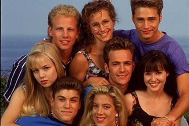 SeW dni powszednie o godzinie 21:00 na kanale CBS Drama możecie oglądać 1. sezon kultowego serialu Aarona Spellinga, "Beverly Hills 90210". Już od 28 marca o tej samej porze zapraszamy na 2. sezon! (fot. materiały prasowe)