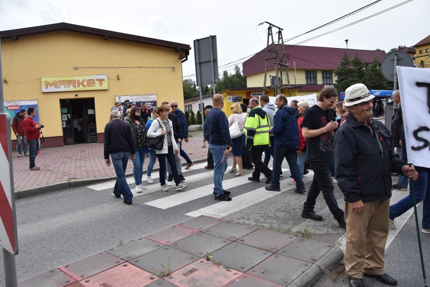 Mieszkańcy gminy Gnojnik blokowali drogę krajową nr 75 przez...