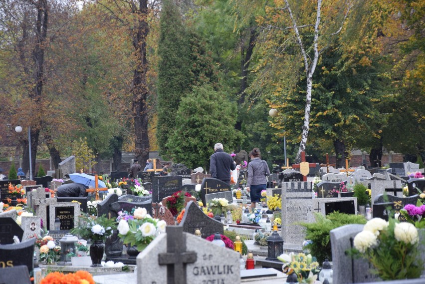 Cmentarz parafii św. Jadwigi Śląskiej w Chorzowie....