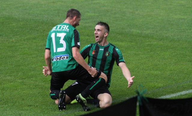 W sobotnie popołudnie Stal Stalowa Wola pokonała na własnym boisku Legionovię Legionowo 2:0. Sprawdź, jak oceniliśmy zielono-czarnych za ten mecz w skali 1-10!