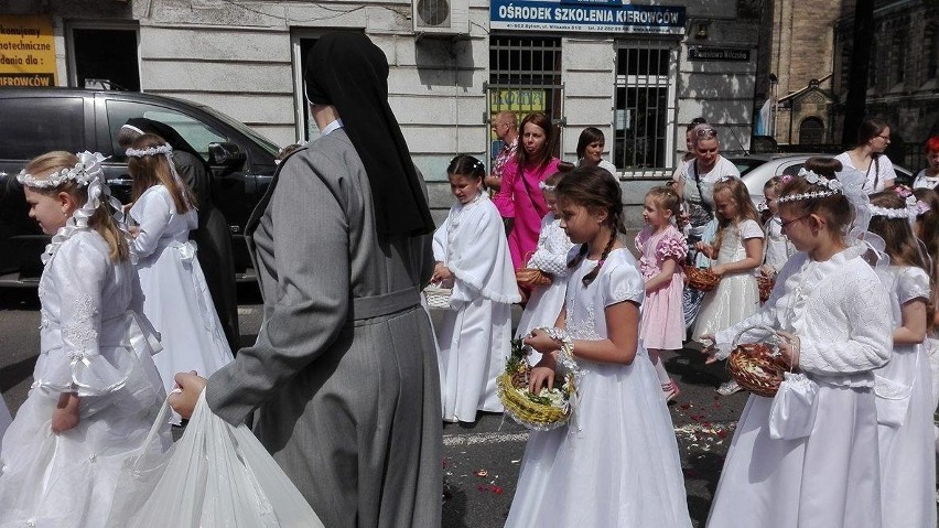 W czwartek 15 czerwca  obchodzimy uroczystość Najświętszego...