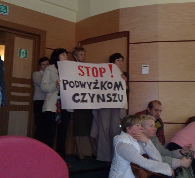 Protestujący na sali obrad białostockiej rady