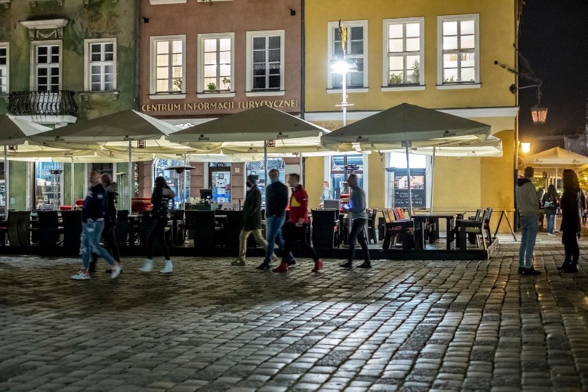 17.10.2020 poznan rw stary rynek starowka ludzie koronawirus...