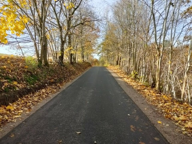 Zakończył się remont dróg Goręczyno - Dąbrowa i Ostrzyce - Ramleje w gminie Somonino.