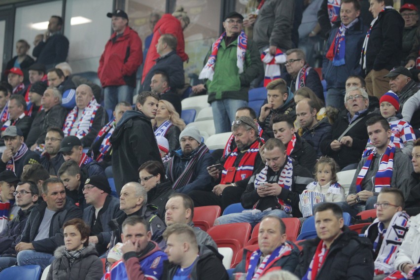 Górnik Zabrze - Śląsk Wrocław. Kibice odśpiewali hymn ZDJĘCIA KIBICÓW