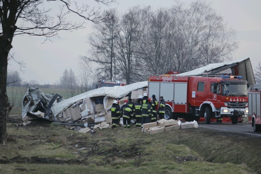 Wypadek na drodze Wrocław - Świdnica. Trasa już przejezdna [ZDJĘCIA]