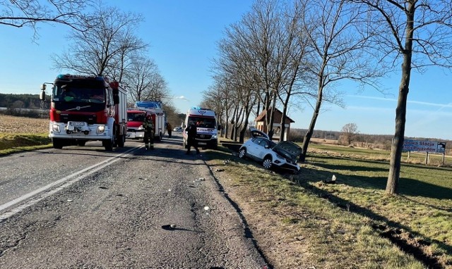 We wtorek (8 marca) w okolicach Gębic (gmina Gubin), w godzinach popołudniowych doszło do zderzenia czterech samochodów osobowych. Na miejscu policja prowadzi czynności. Droga jest zablokowana. Wyznaczono objazd. ZOBACZ WIĘCEJ ZDJĘĆ >>>