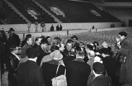 Delegacja partyjno-rządowa NRD w grudniu 1958 roku najpierw...