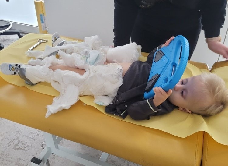 3-letni Kubuś z Gdańska potrzebuje pomocy. Chłopczyk choruje na łamliwość kości. Trwa zbiórka na operację