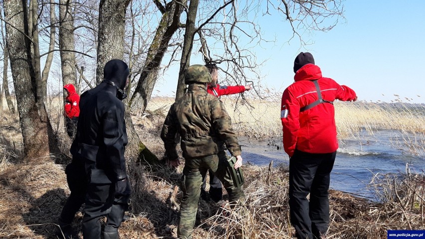 Giżycko. Niewybuchy z czasów II wojny światowej wydobyte z dna Jeziora Niegocin przez saperów [ZDJĘCIA]