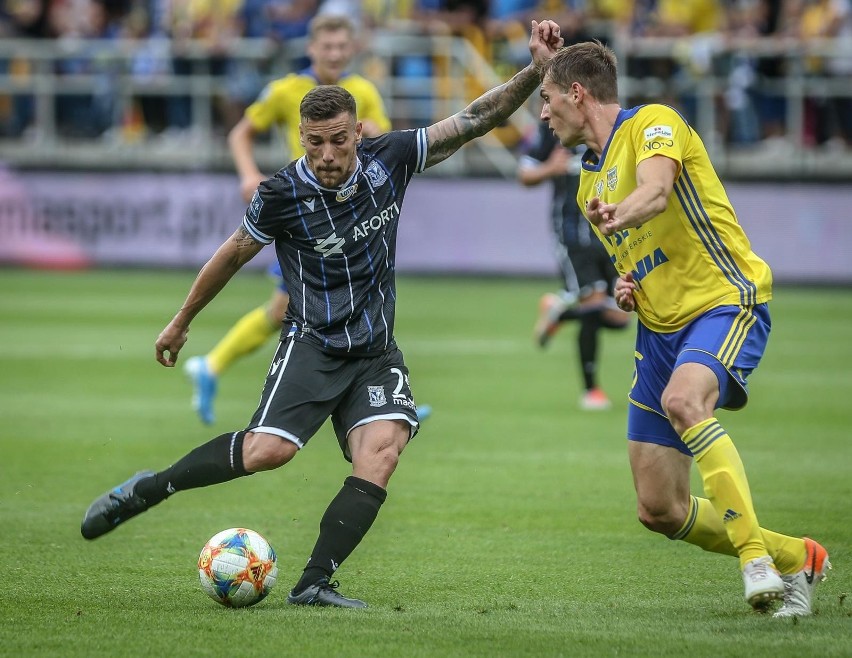 W pierwszym meczu tych drużyn w tym sezonie na stadionie w...