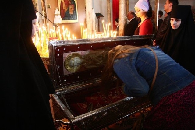 Na lato relikwie z katedry są przenoszone do cerkwi w Zwierkach