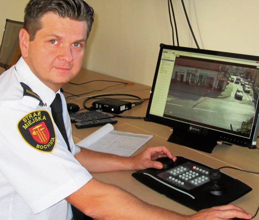 Komendant Krzysztof Tomasik przekonuje, że kamery pozwoliły...