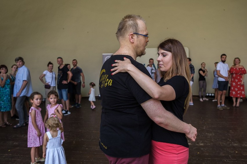 Tarnów. Wakacyjne lekcje salsy w Amfiq [ZDJĘCIA]                      