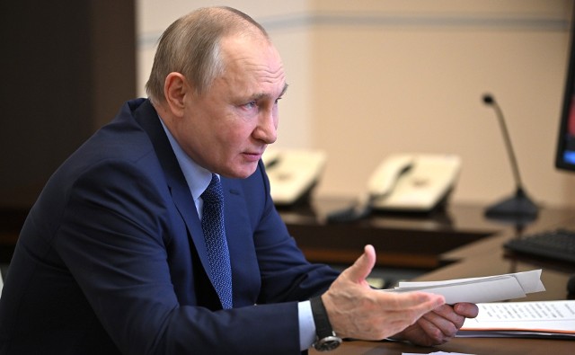 Prezydent Putin kolejny raz ostrzegł przed przyjmowaniem Ukrainy do NATO