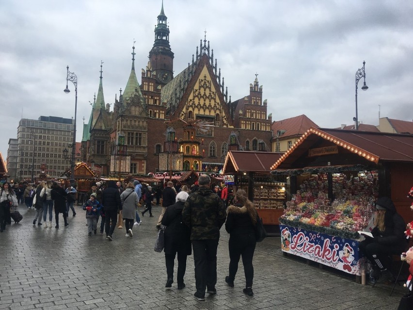 Jarmark bożonarodzeniowy we Wrocławiu rozpoczął się 18...