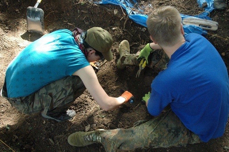 Archeolodzy wykopują spod ziemi muszyńskie skarby [ZDJĘCIA]