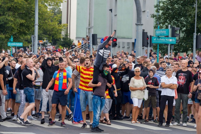 Marsz Równości w Białymstoku i kontrmanifestacja kibiców i...