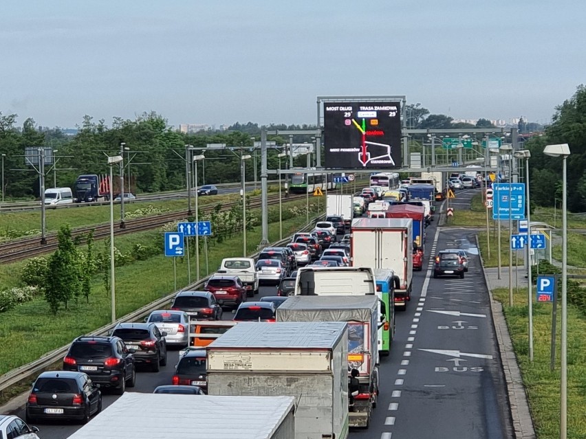 Korek na ulicy Gdańskiej w Szczecinie. Uwaga kierowcy! Przebudowa będzie trwała do połowy czerwca