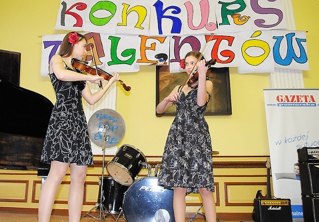 Sandra Hejnowska i Agata Witkowska grały na skrzypcach. Otrzymały wyróżnienie