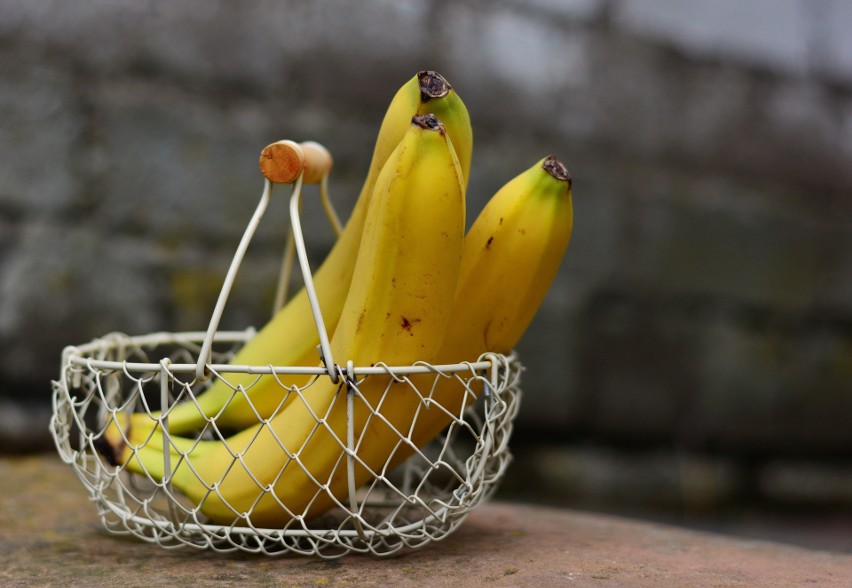 Banany - 4,85 g
(zawartość w 100 g produktu)