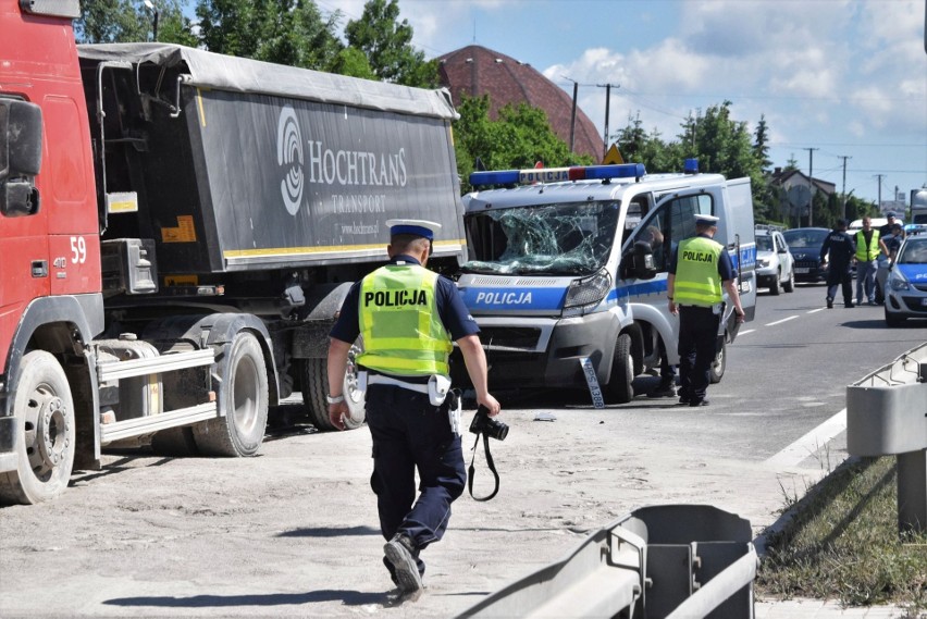 Tuż przed godziną 9.30 w poniedziałek w podkieleckich...