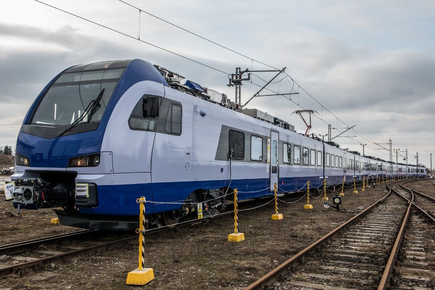 Pociągi Flirt produkowane przez konsorcjum Stadler-NEWAG. 20...