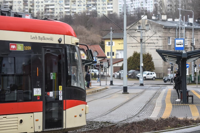 Atak śmierdzącym gazem w tramwaju w Gdańsku! Nieoczekiwany...