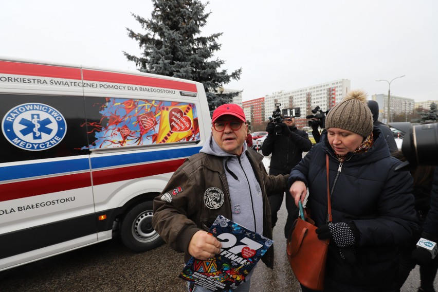 Jurek Owsiak przyjechał nowoczesną karetką do Białegostoku. To warty ponad 500 tys. zł dar dla Dziecięcego Szpitala Klinicznego [ZDJĘCIA] 