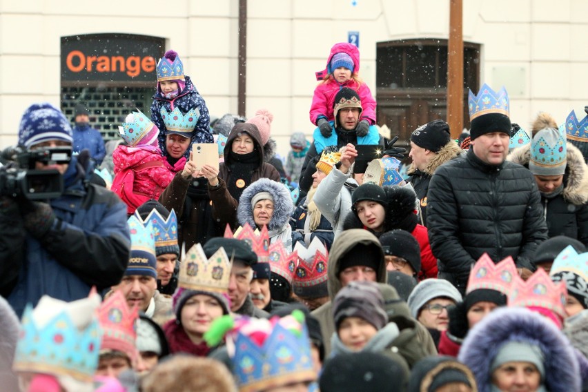 Orszak Trzech Króli w Lublinie. Tysiące osób wzięło udział w procesji (ZDJĘCIA, WIDEO)