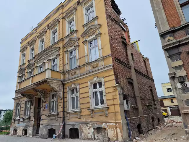 Decyzja zapadła. Kamienica przy ul. Staszica 22, zniszczona w wyniku wybuchu gazu, zostanie odbudowana. Mieszkańcy będą mogli powrócić do swojego domu za kilka miesięcy.