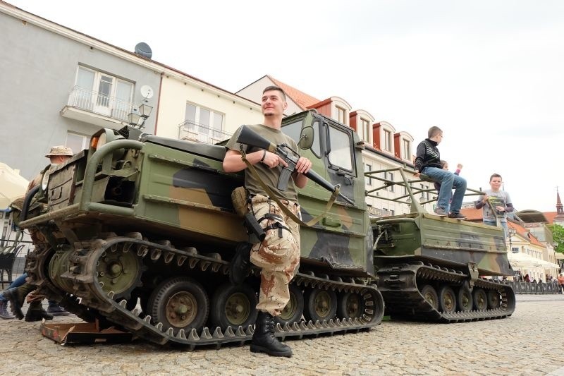 Dzień Munduru 2015 na Rynku Kościuszki. Kreatywne Podlasie zorganizowało rodzinny piknik militarny (zdjęcia, wideo)