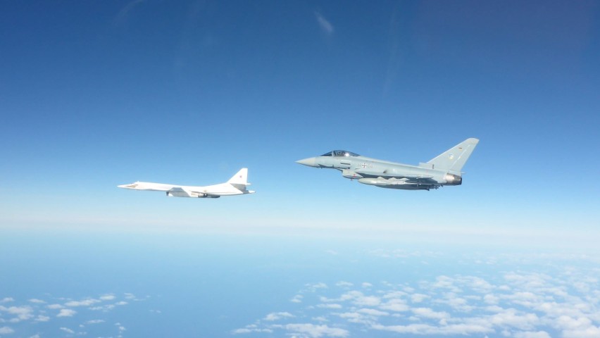 Rosjanie prowokują na wschodniej flance NATO. Samoloty Eurofighter Typhoon latają w ramach Baltic Air Policing