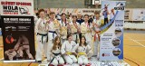 Kolejny medalowy start zawodników Klubu Karate Morawica. Stawali na podium zawodów w Giżycku i Kaliszu. Zobacz zdjęcia