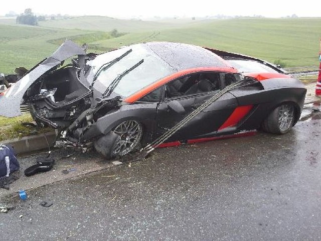 Lamborghini rozbite na A1 w okolicach Wąbrzeźna