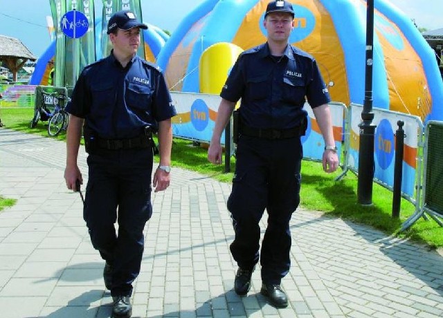 Przede wszystkim na prewencję stawiają augustowscy policjanci. Dlatego mundurowi regularnie pojawiają się w miejscach najchętniej odwiedzanych przez turystów.