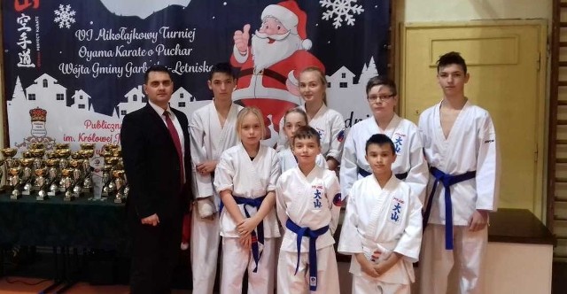 Młodzi karatecy z Tarnobrzega zaliczyli udany występ w Garbatce-Letnisko