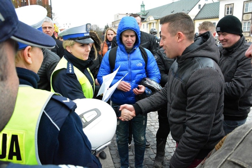 Motoserce 2015. Motocykliści dostawali upominki od policji (zdjęcia)