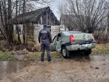 Funkcjonariusze Aresztu Śledczego zauważyli rozbite auto i pomogli pijanemu kierowcy