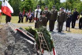 Katyń i Smoleńsk. W Prudniku odsłonięto dwa głazy, upamiętniające dwie tragedie. Takiego miejsca w regionie jeszcze nie było